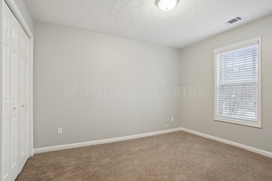 Building Photo - 551 Oak Vista Ct