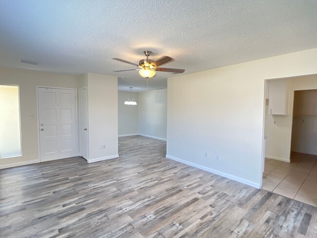 Building Photo - 10917 Cave Ave