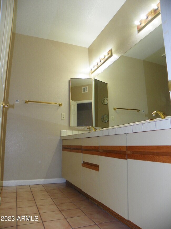 Building Photo - 7672 E Windrose Dr