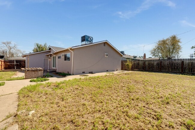 Building Photo - 7726 Laurie Way