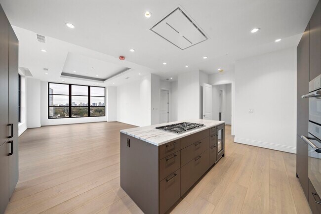 Building Photo - 2323 San Felipe St
