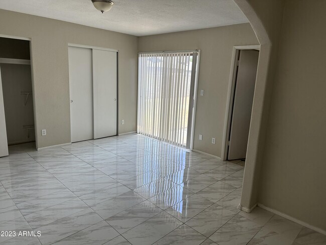 Building Photo - 2536 E Commonwealth Cir