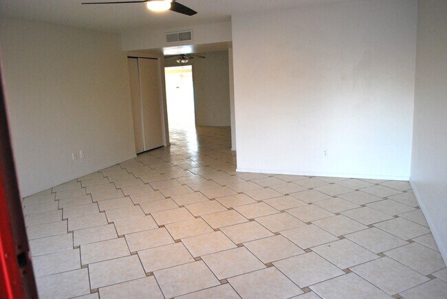 Building Photo - 2057 W Village Dr