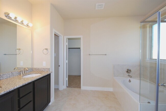 Building Photo - 5607 S Denham Ridge Ln