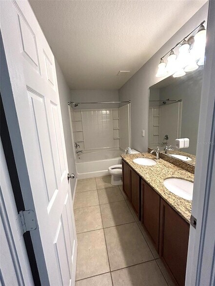 Building Photo - 4714 Chatterton Way