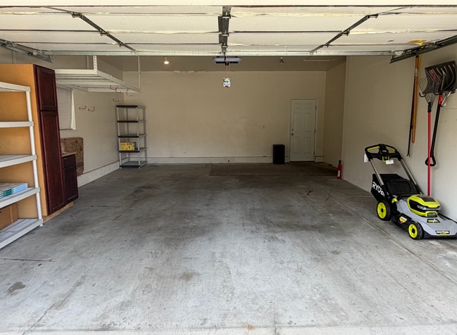 Building Photo - 8670 Snow Mountain Dr