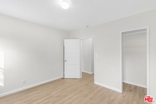 Building Photo - 1042 Sonora Ave