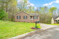 Building Photo - 606 Liverpool Ln