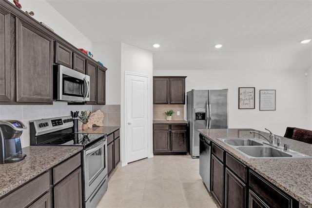 Building Photo - 1111 Meadow Side Dr