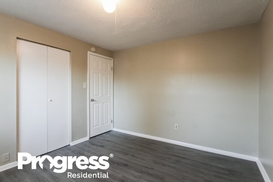 Building Photo - 8931 Squire Ct