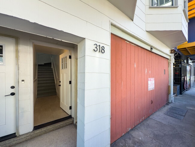 Building Photo - 318 Harriet St