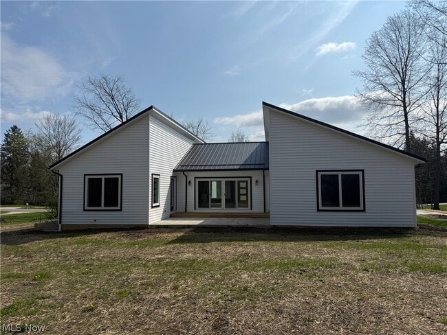 Building Photo - 3940 Ellendale Rd