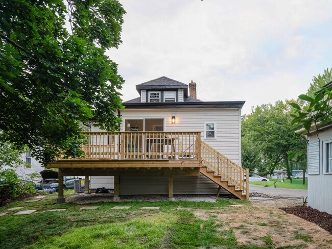 Building Photo - 523 S Monterey Ave