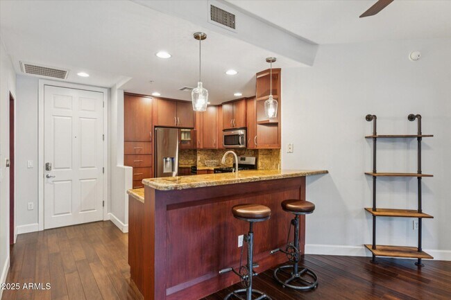 Building Photo - 5350 E Deer Valley Dr