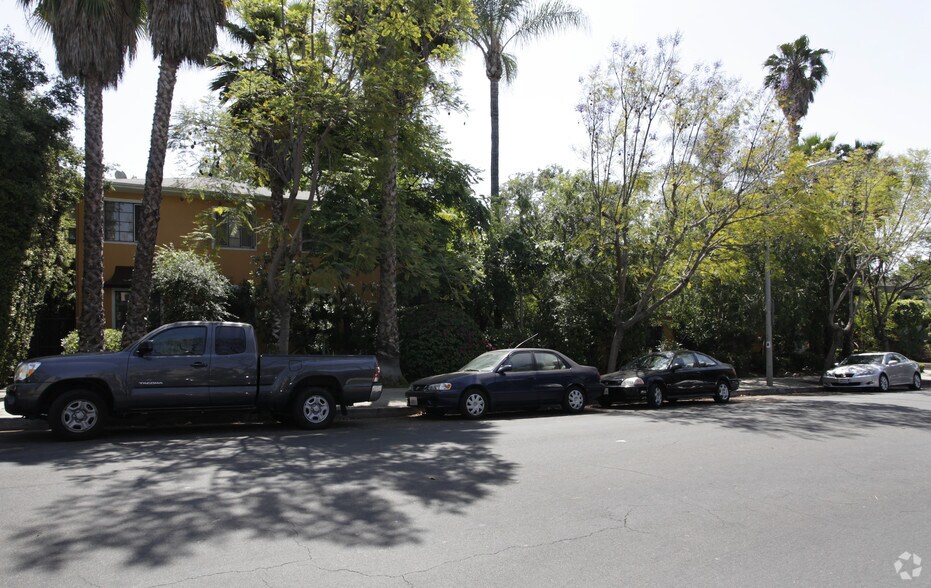 Primary Photo - Hayworth Courtyard Apartments – West Holly...