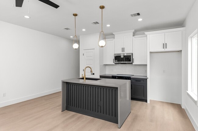 Building Photo - 2316 McKee St