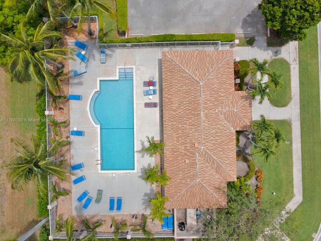 Building Photo - 7676 Eagle Point Dr