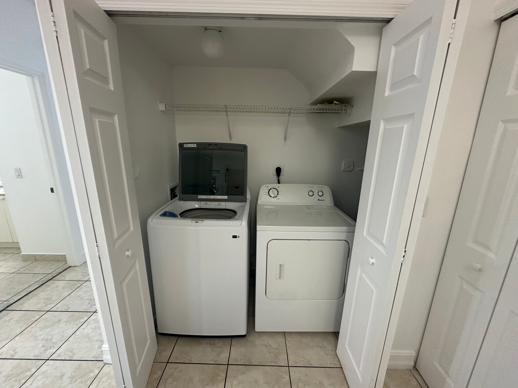 Building Photo - 1712 SE 31st Ct