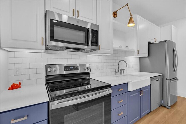 Building Photo - 4704 Sunset Trail