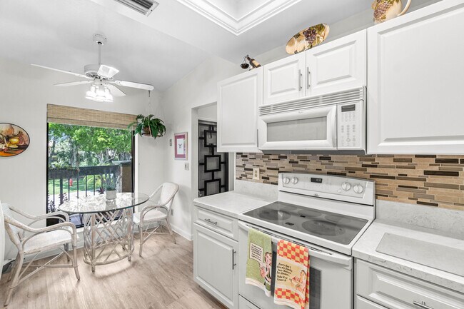 Building Photo - 5087 Oakhill Ln