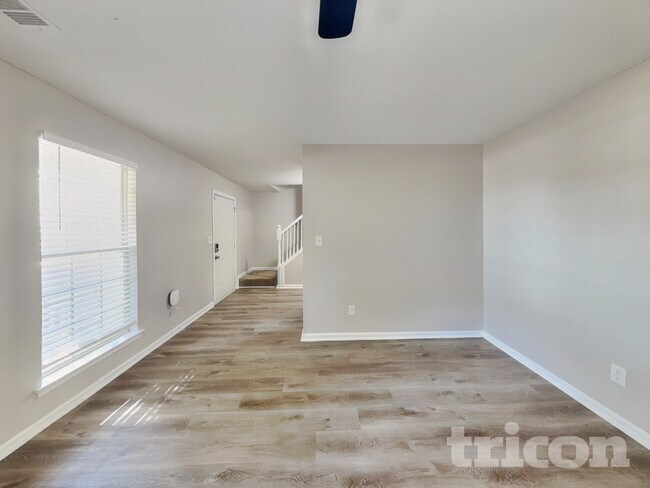 Building Photo - 10587 Village Trail