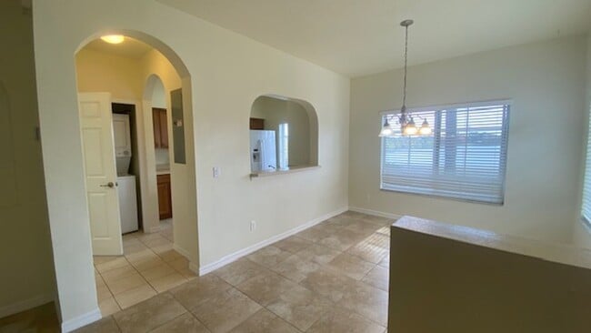 Building Photo - Gorgeous Light & Bright 3 Bedroom 2.5 Bath Townhome Corner Unit!!