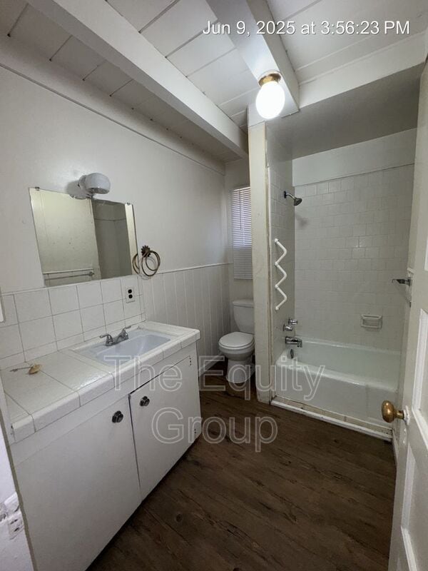 Building Photo - 207 S Linwood Ave