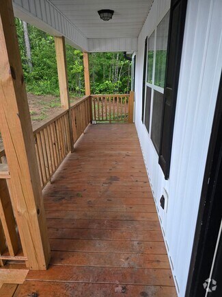 Building Photo - VERY NICE 3/2 HOUSE IN TUNNEL HILL