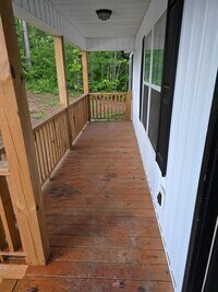 Building Photo - VERY NICE 3/2 HOUSE IN TUNNEL HILL