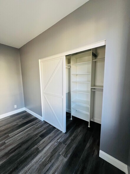 Building Photo - 182 Gay St