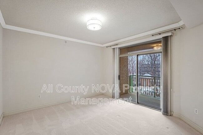 Building Photo - 11776 Stratford House Pl