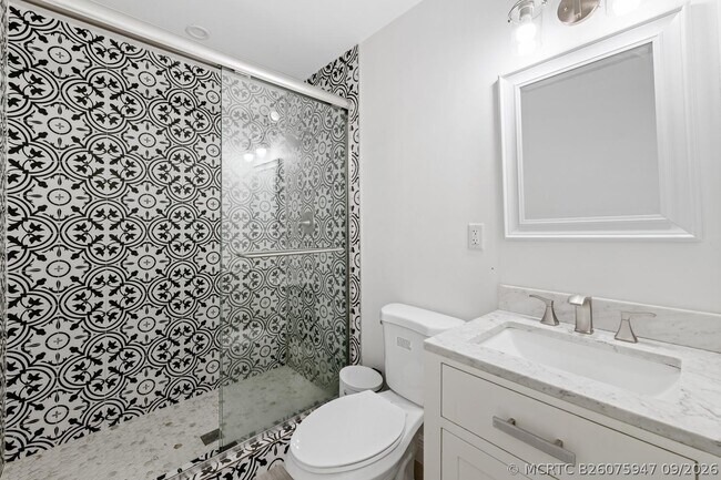 Building Photo - 14902 Paddock Dr