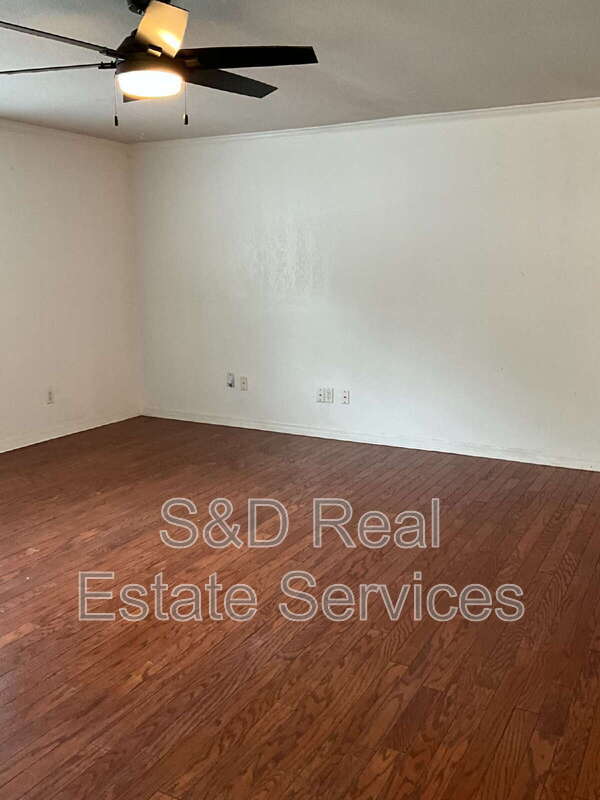 Building Photo - 4038 Doral