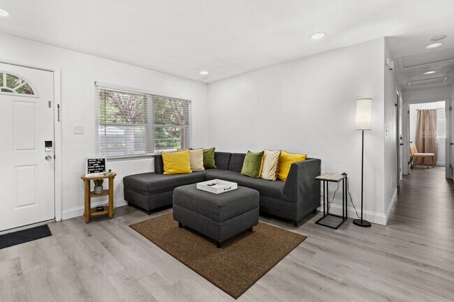 Building Photo - 3204 NW 10th St