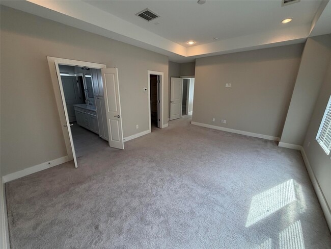 Building Photo - 10806 Warwana Rd