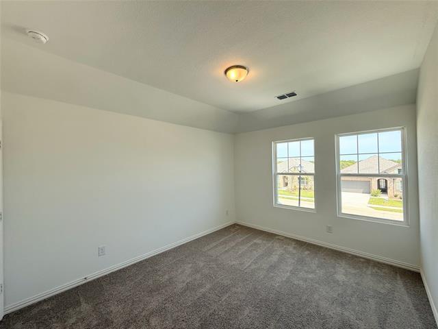 Building Photo - 713 Roanoke Dr