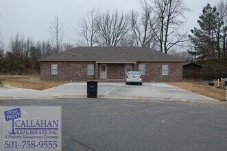 Building Photo - 3 Bedroom Duplex in Jacksonville