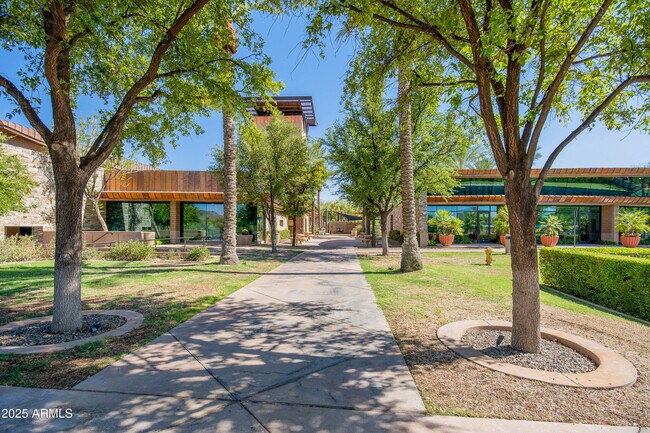 Building Photo - 11875 W Lone Tree Trail