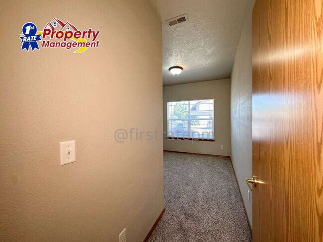 Building Photo - 1949 E Wilson Ln