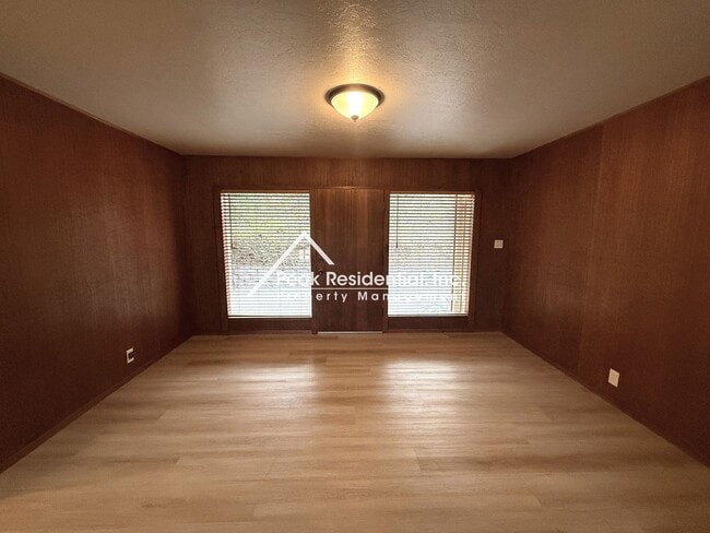 Building Photo - 1280 Grove Ct