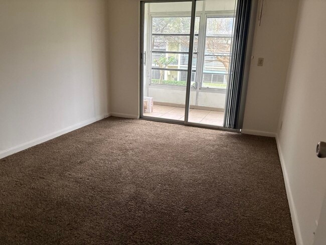 Building Photo - 186 Dorset E