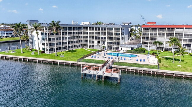 Building Photo - 100 Paradise Harbour Blvd