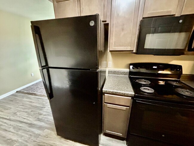 Building Photo - Two bedroom available 1.15.26!