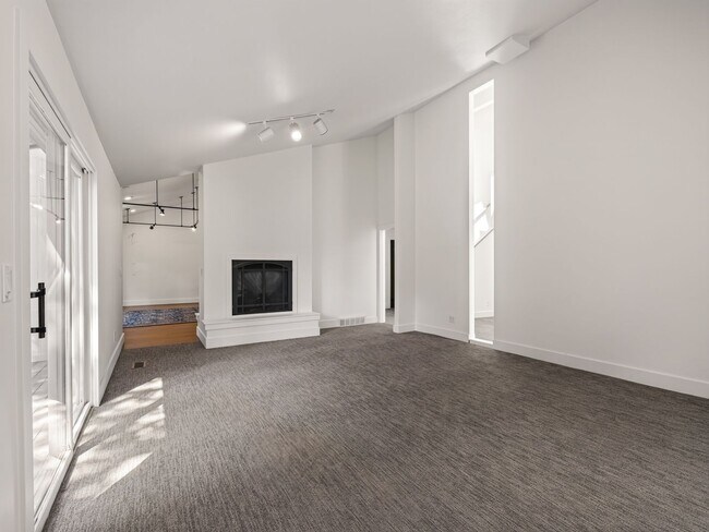 Building Photo - 11107 Gambel Oak Cir