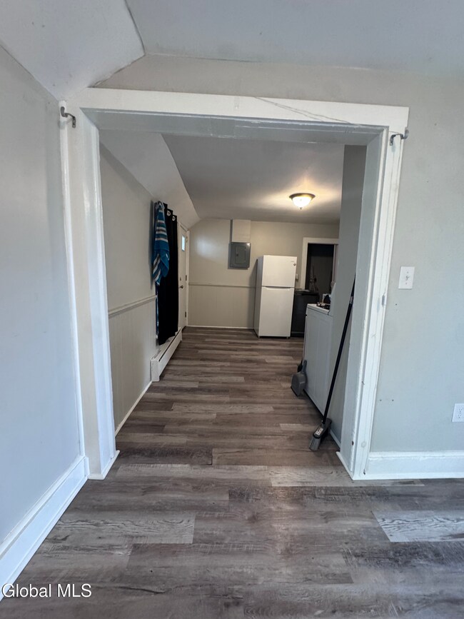 Building Photo - 10 Grace St