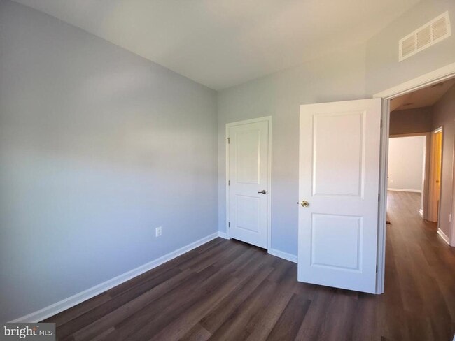 Building Photo - 5323 Smith's Cv Ln