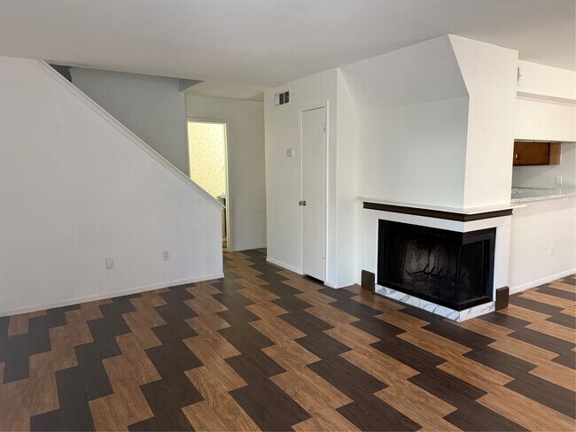 Building Photo - 8050 Sands Point Dr