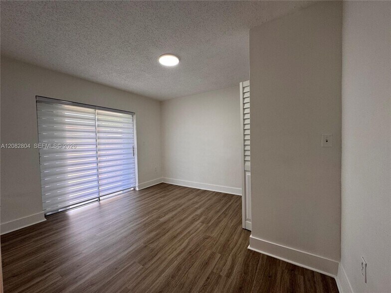 Building Photo - 3632 SW 87th Ave