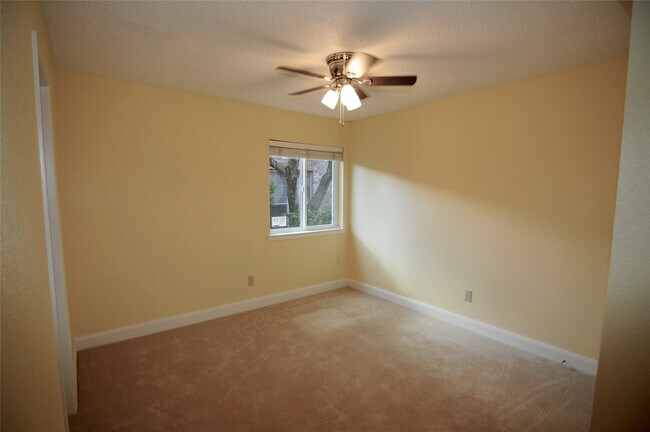 Building Photo - 1903 Brushy Creek Dr