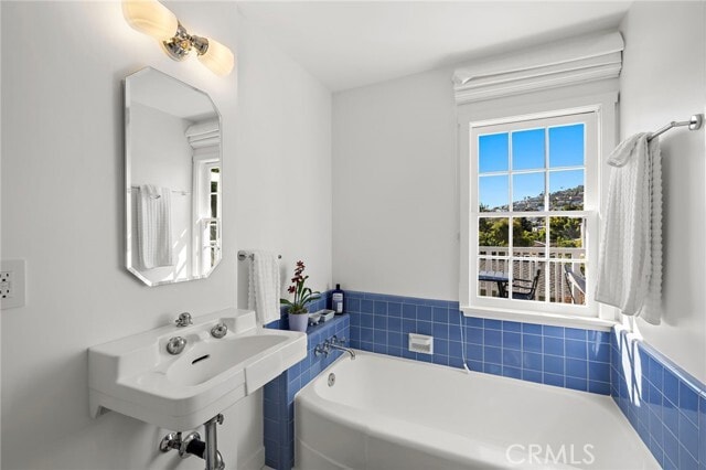 Building Photo - 690 Cuprien Way